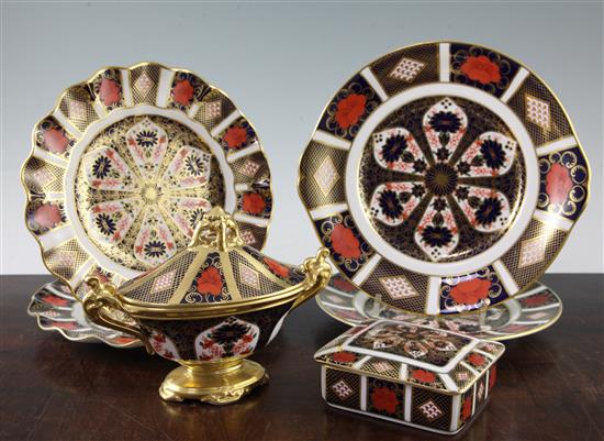 A group of Royal Crown Derby Imari pattern 1128 items, modern, largest 25cm